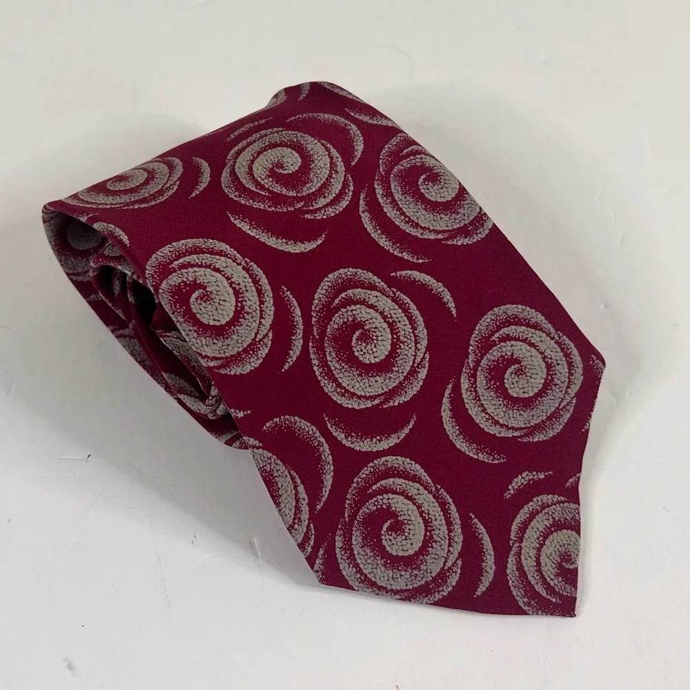 Giorgio Armani Cravatte Vintage Necktie Burgundy Swirl Geometric Silk 4 x 57